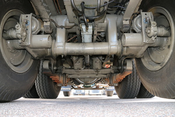 随动桥如何带差速锁?看看40年前的骚操作