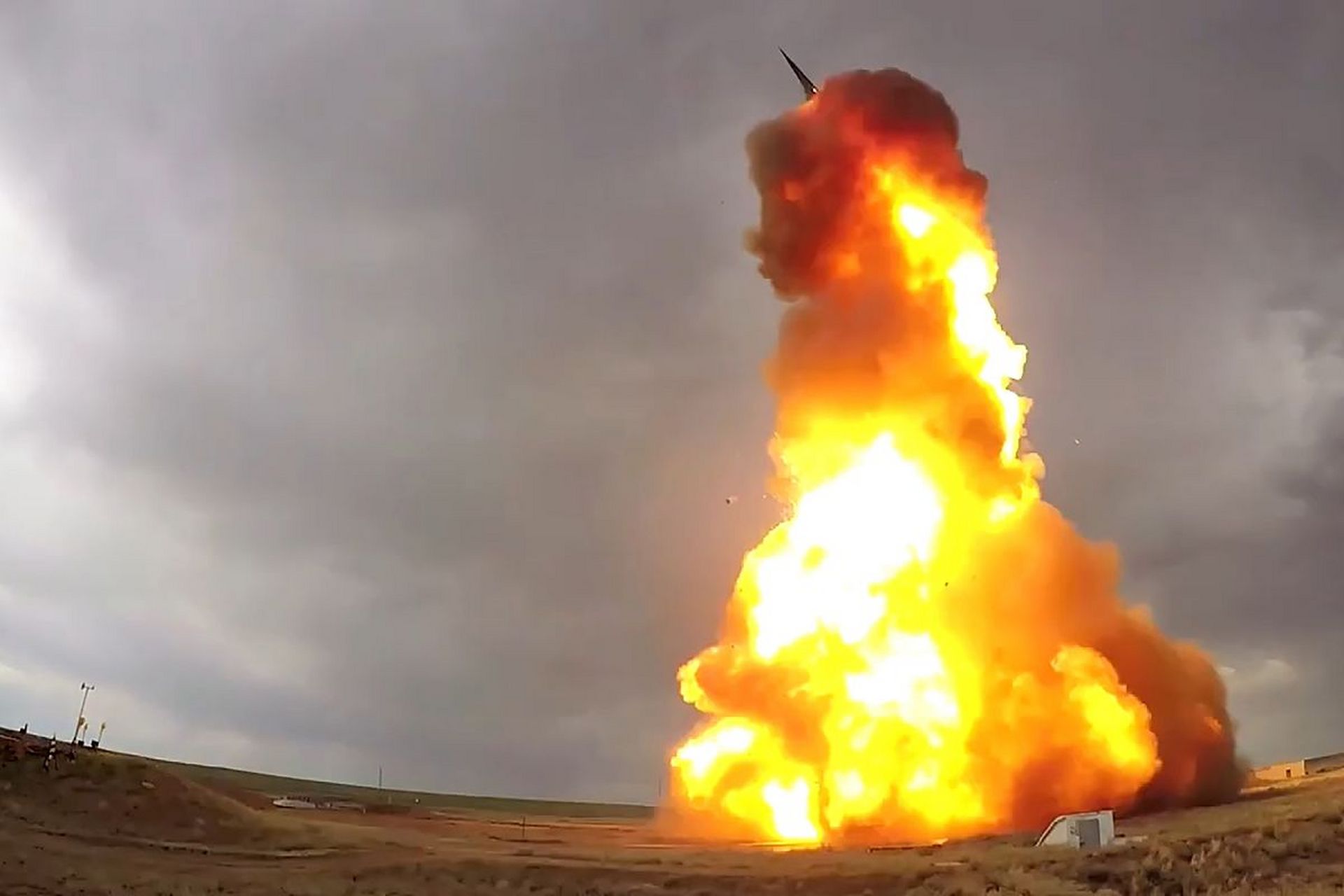 中国第三代温压弹今年早些时候试验成功.