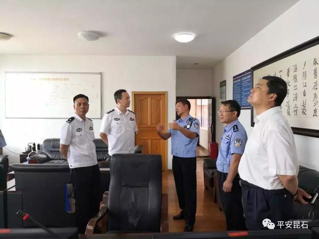 「要闻」公安部交管局王强副局长到昆石大队检查指导暑期汛期安保工作