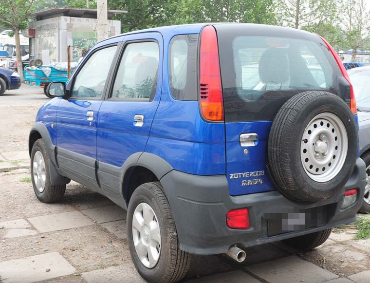 外观惹人注目,整体看起来是很实用的众泰2008,成功男士开的车