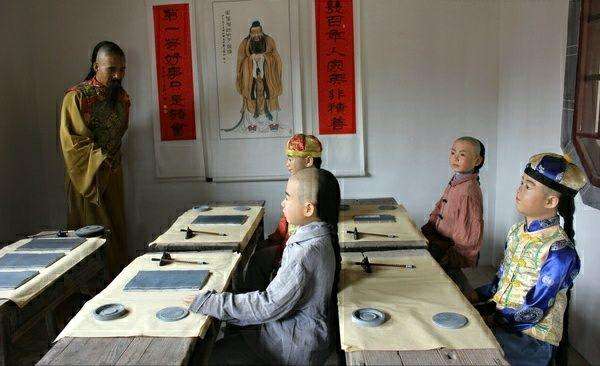 秀才出联"稻粱菽麦黍稷,这些杂种,哪个是先生",童子霸气怼回