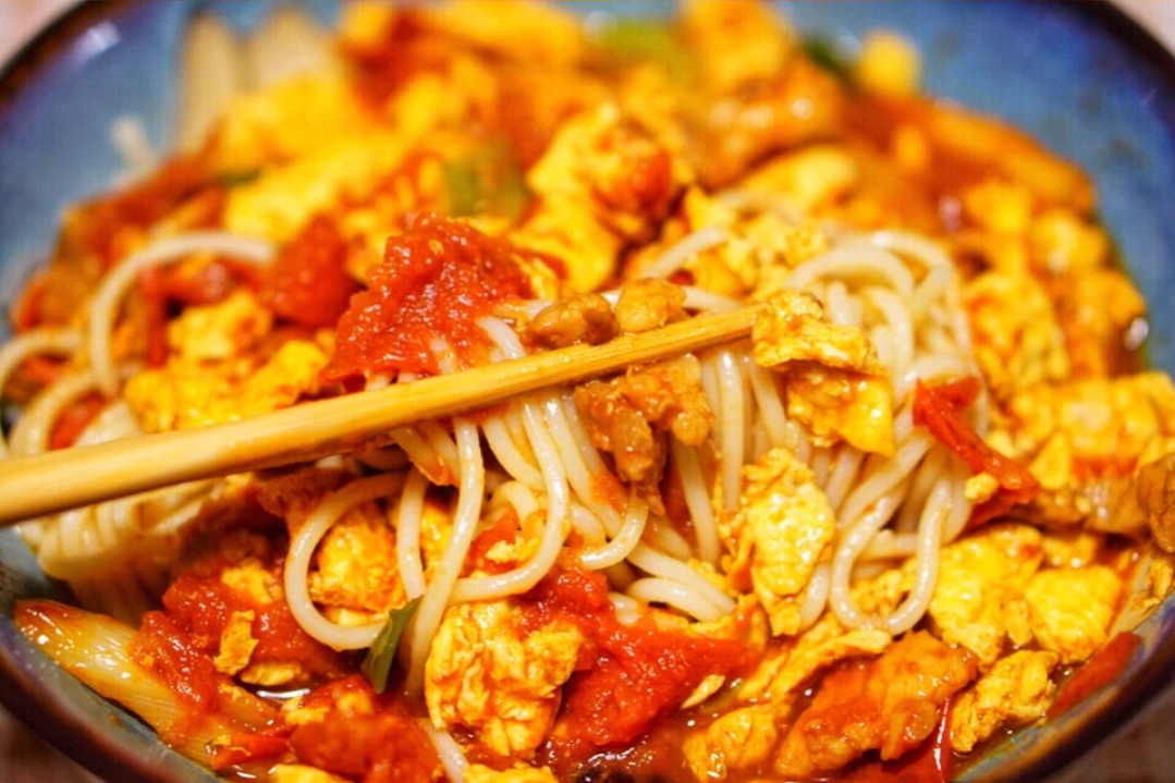 家常味道之番茄鸡蛋拌面,暖胃又暖心,简单快速,营养丰富