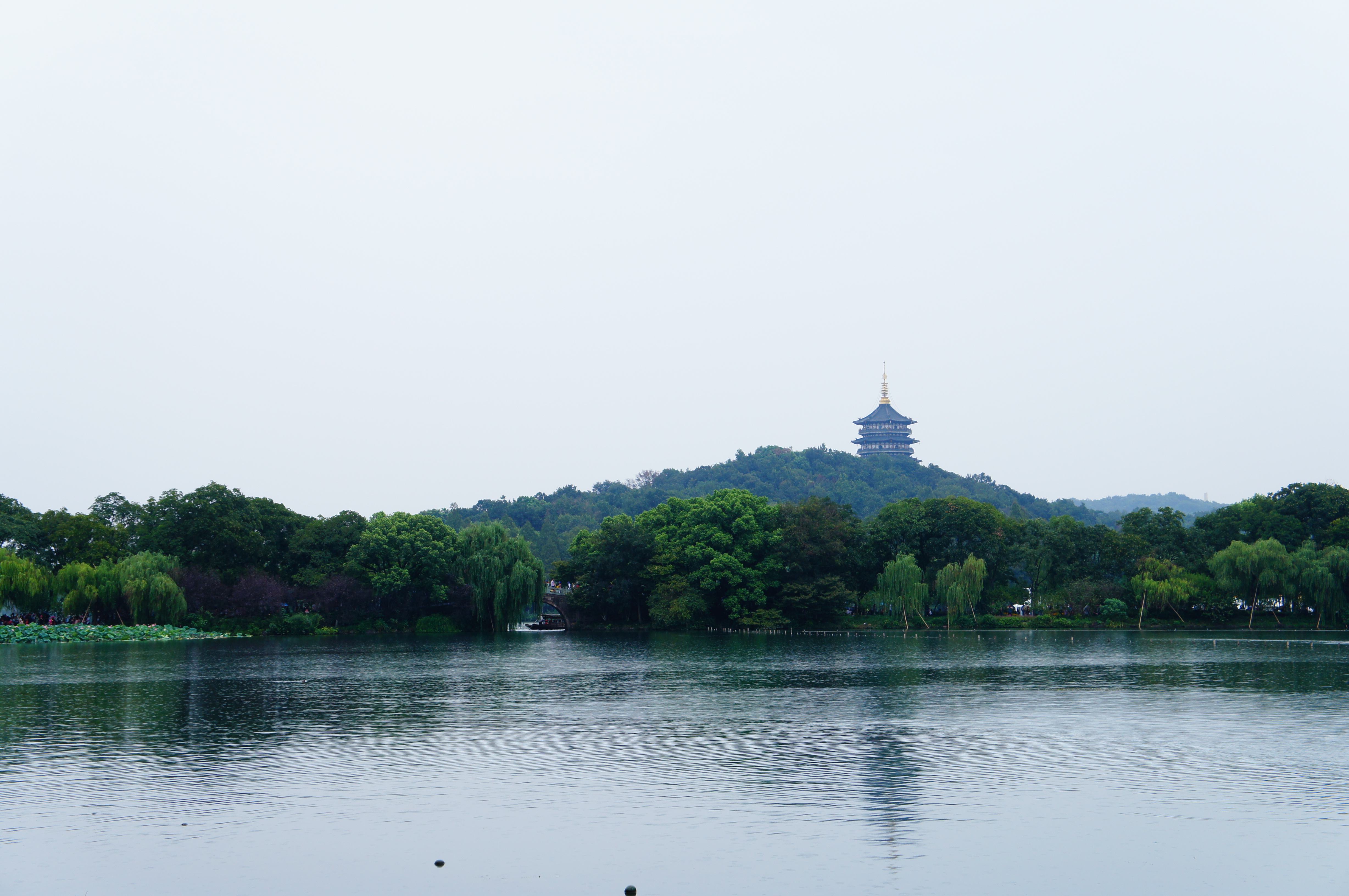 杭州苏堤真实照片,风景秀丽且历史文化悠久,是西湖十景之首