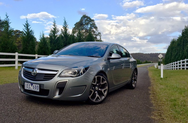 汽车:霍顿insignia vxr,拥有强大而窄的中档,是一款运动轿车!