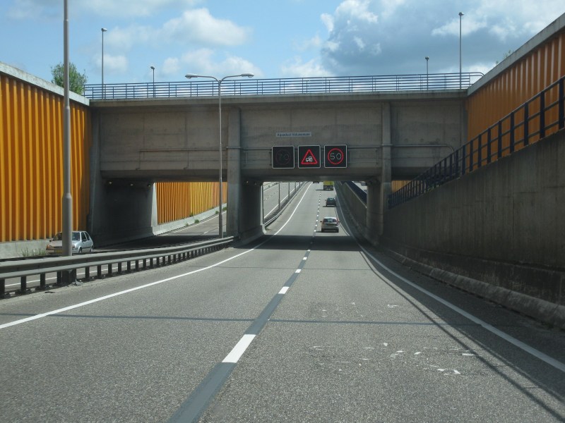 涨姿势 |桥上走船,桥下通车