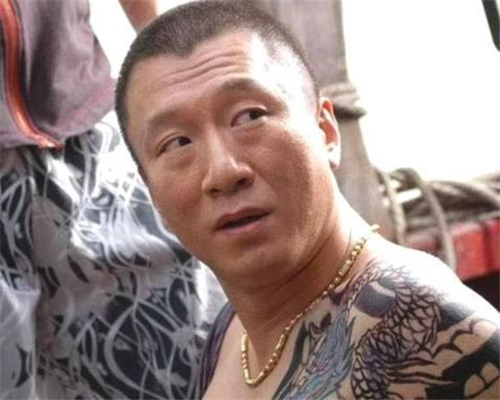 现代"东北王"在东北只手遮天,玩弄24位女明星,高层下令抓捕!