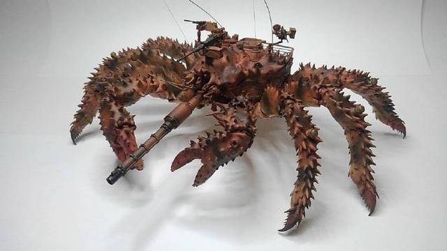 前有手工大佬用蟹壳拼机器人,今有日本网友用螃蟹设计坦克