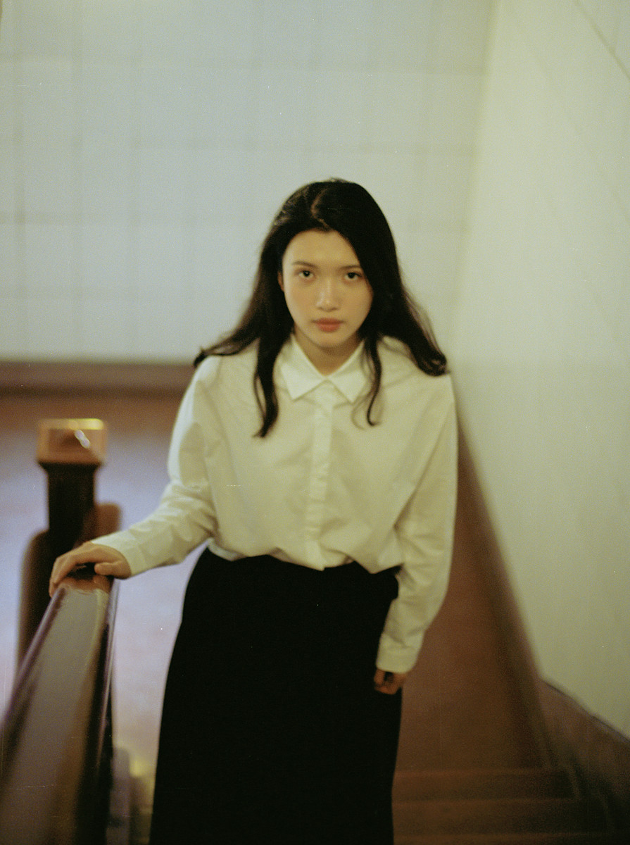 文艺复古有内涵的小姐姐.摄影:马超soleil