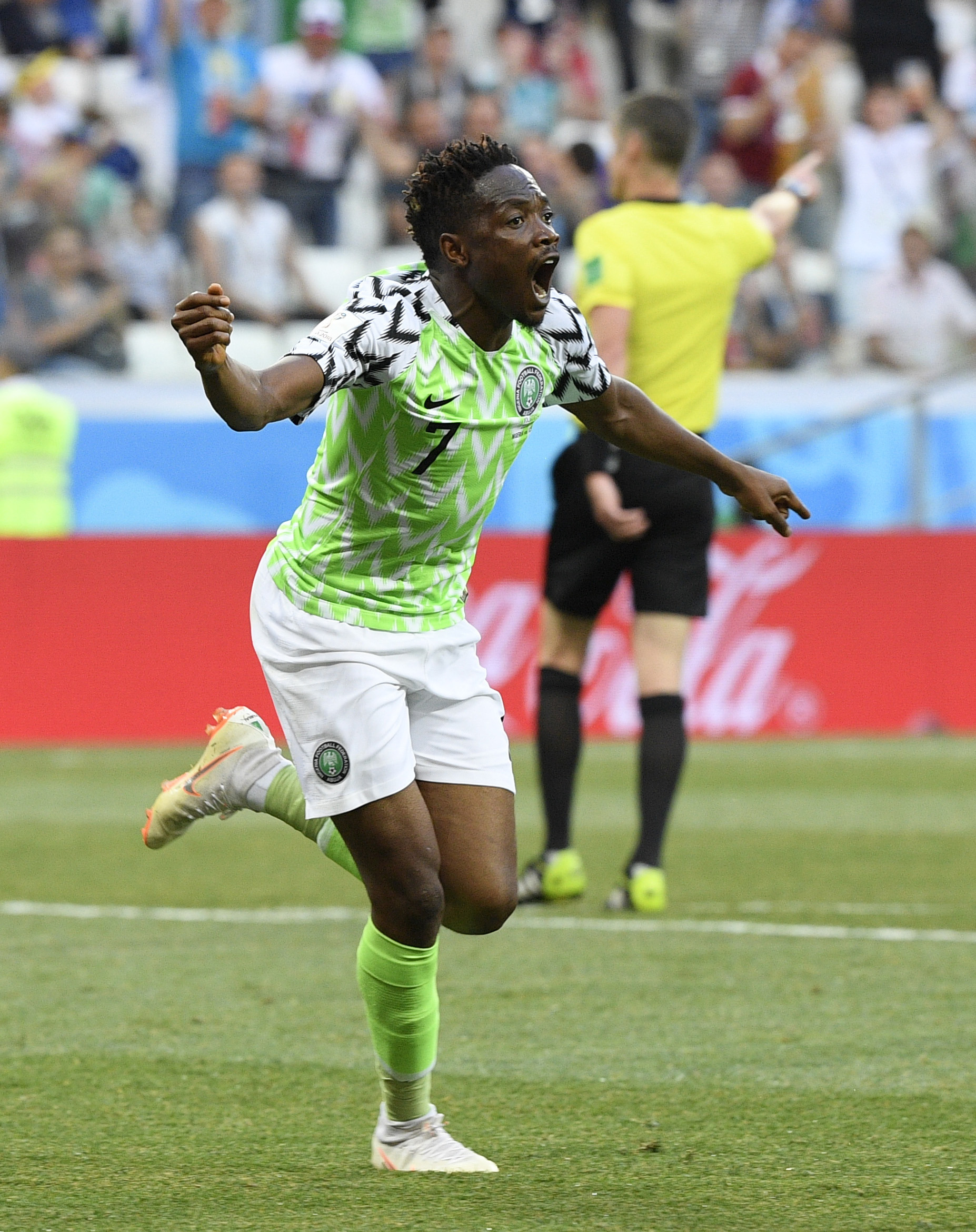 足球——d组:尼日利亚队穆萨破门(19)
