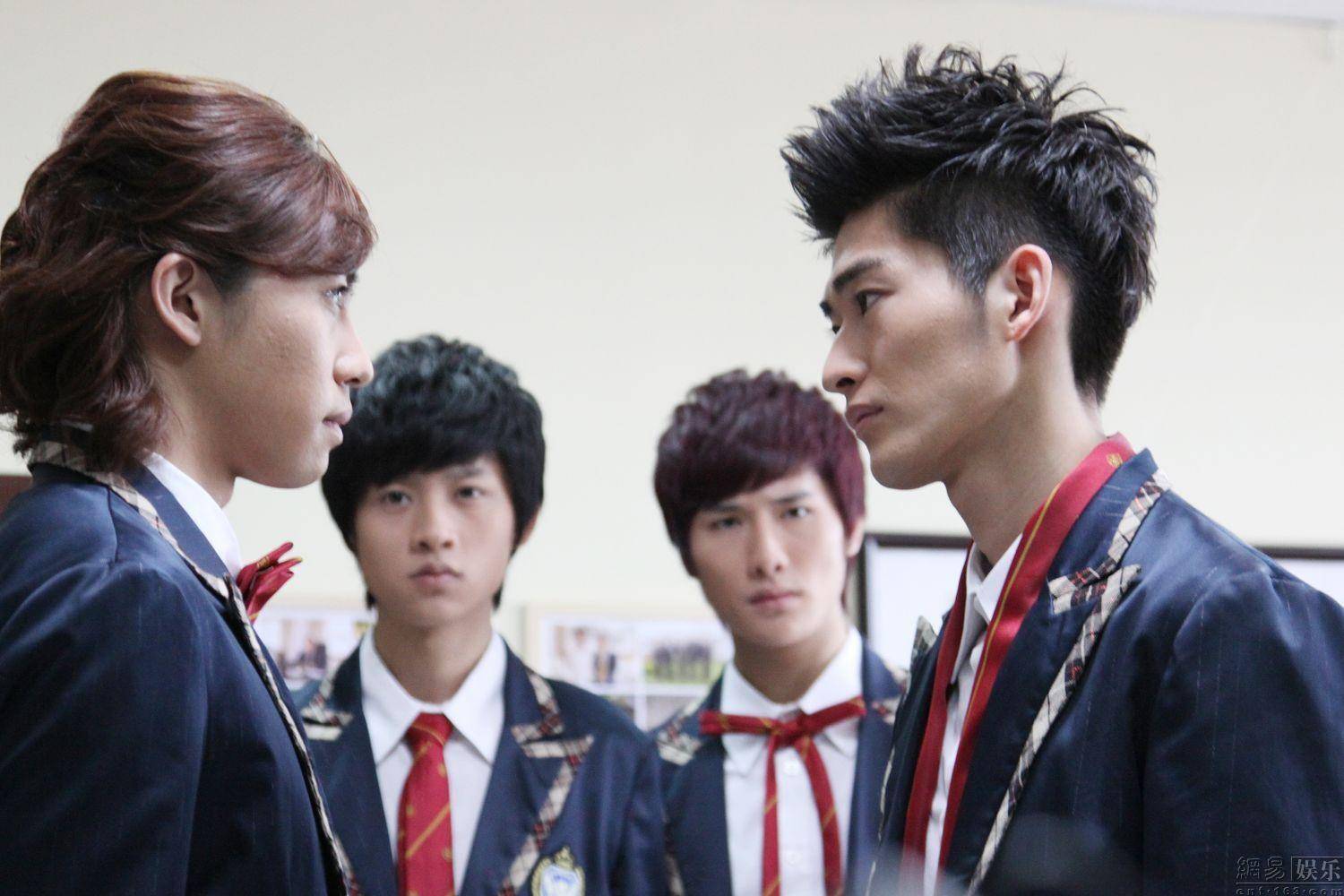 芒果台要搞事情!爆跨年晚会流星雨十周年合体,郑爽张翰五人同台