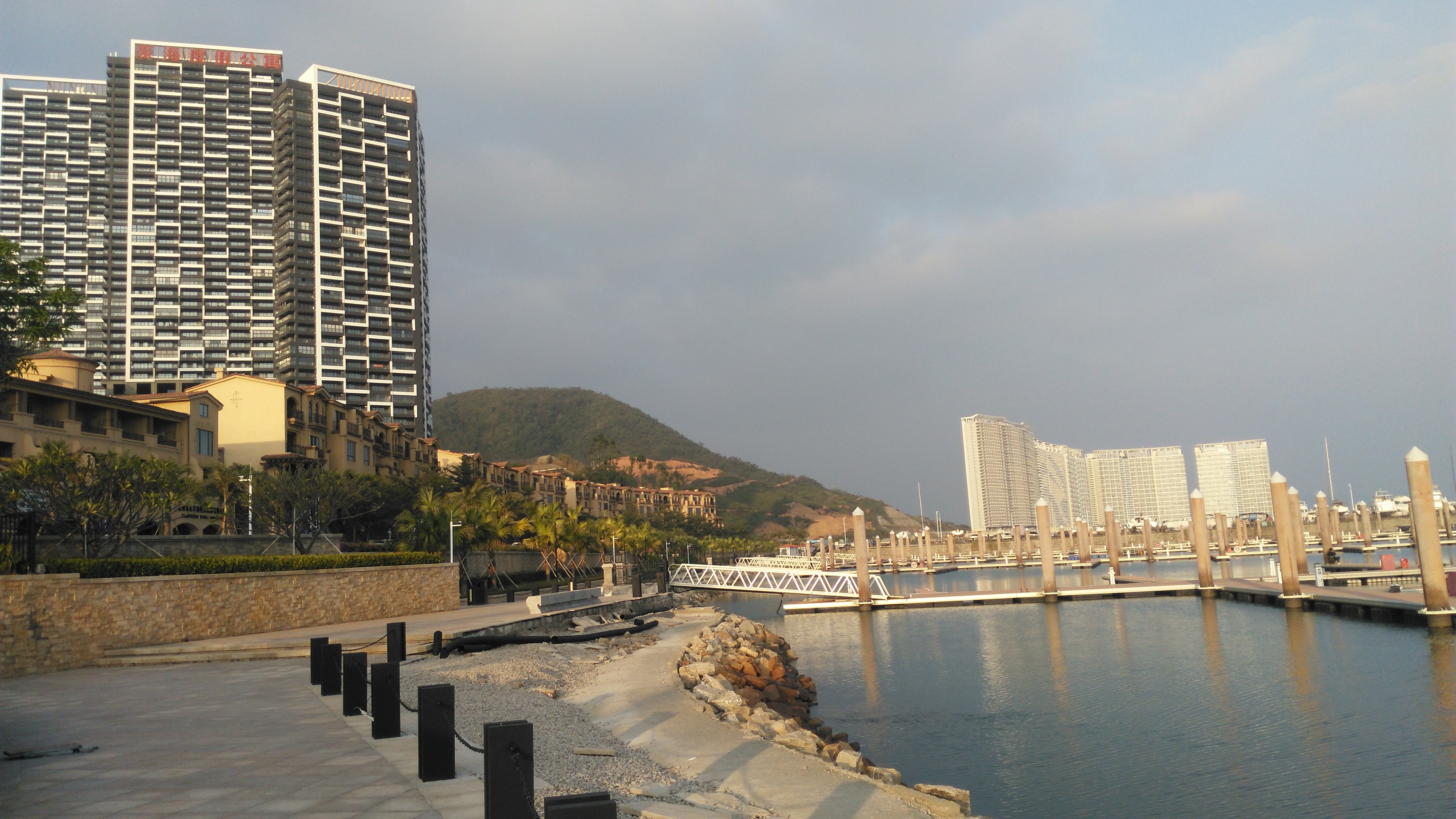 现在的海边人不多,周末有时间就去惠州东部湾走走啦