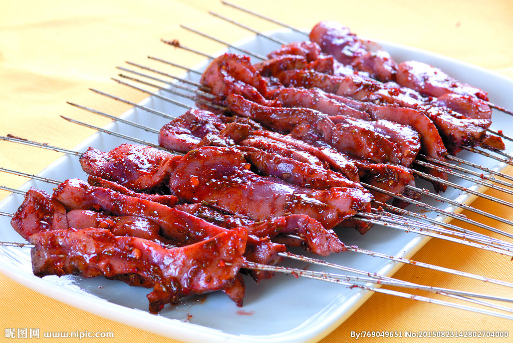 看见这样的烤腰子,你流口水了吗?一口能吃掉一把小腰.