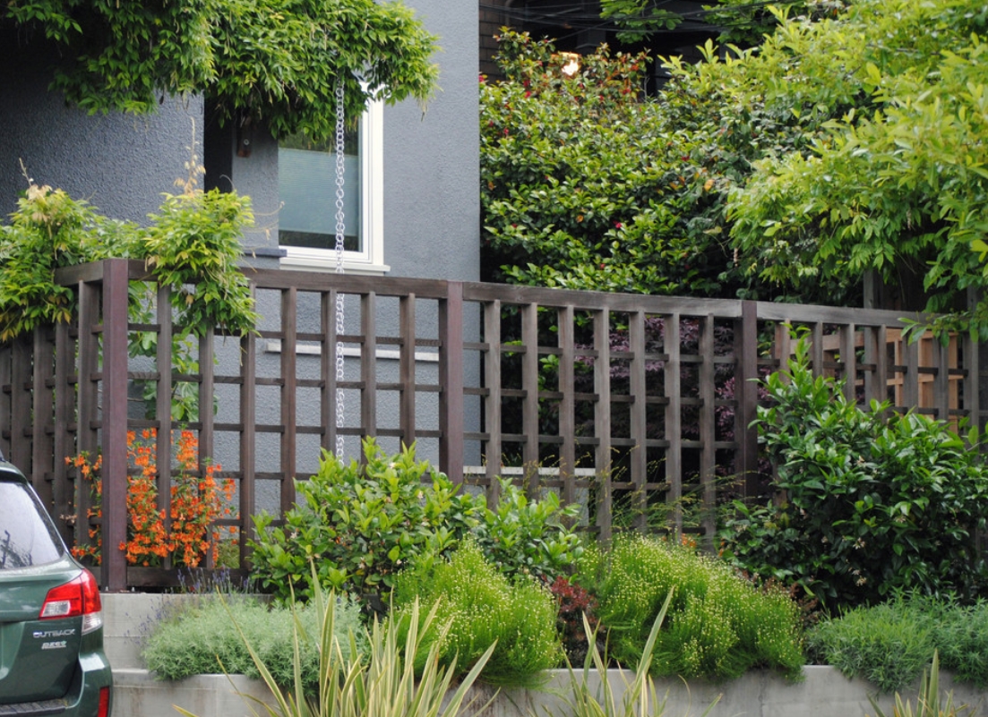 把您的前院装修成一个安静的私人场所