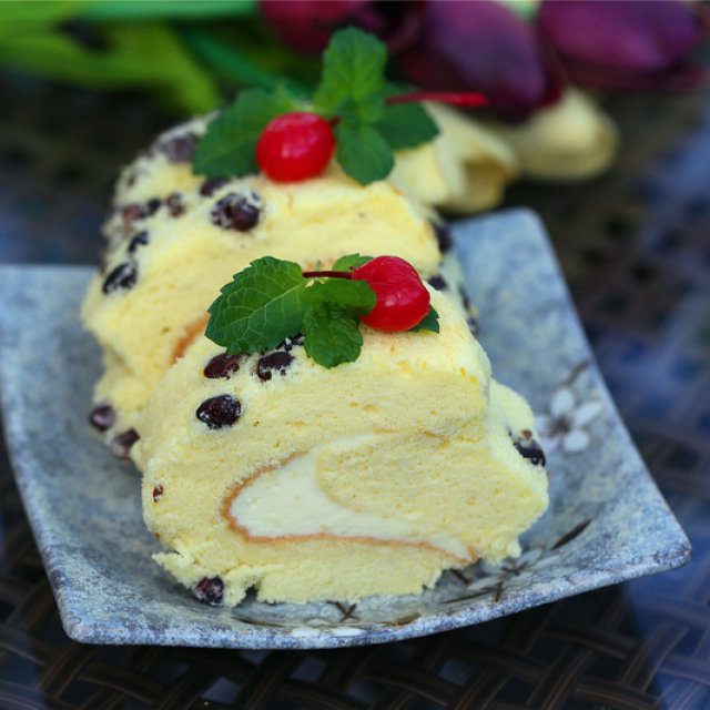 蜜红豆戚风蛋糕卷,香软好吃,口感细腻,这样卷完美不开裂