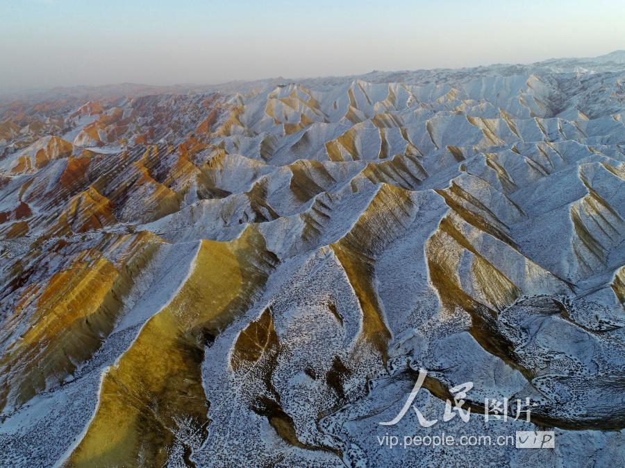 2018年12月9日航拍的张掖丹霞景区绚丽美景.