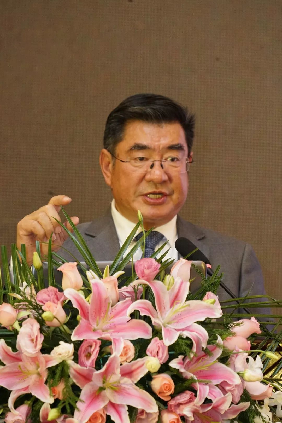 中国化工报社社长崔学军在致辞中指出,顺应国家金融政策号召并结合