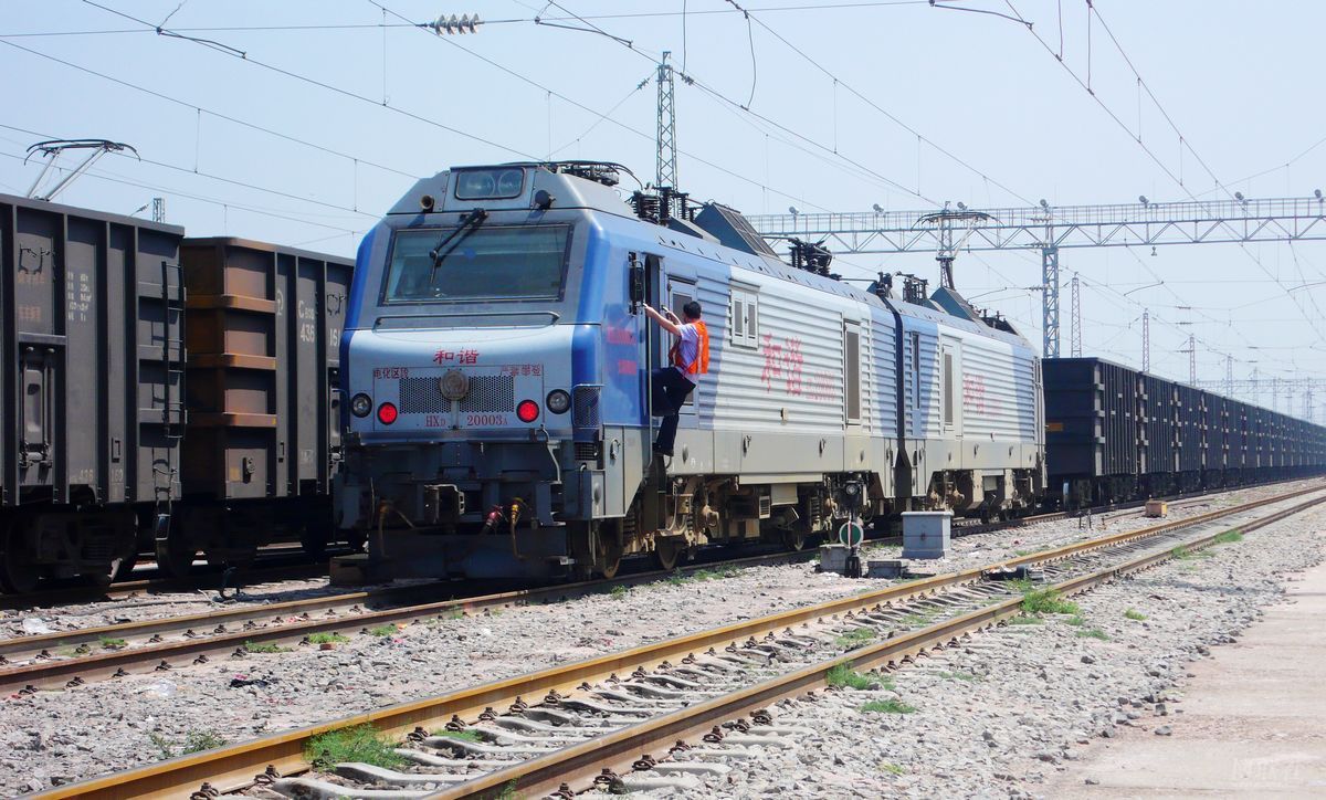 中国最长列车!从车头走到车尾,需要半个多小时,你知道有多长吗