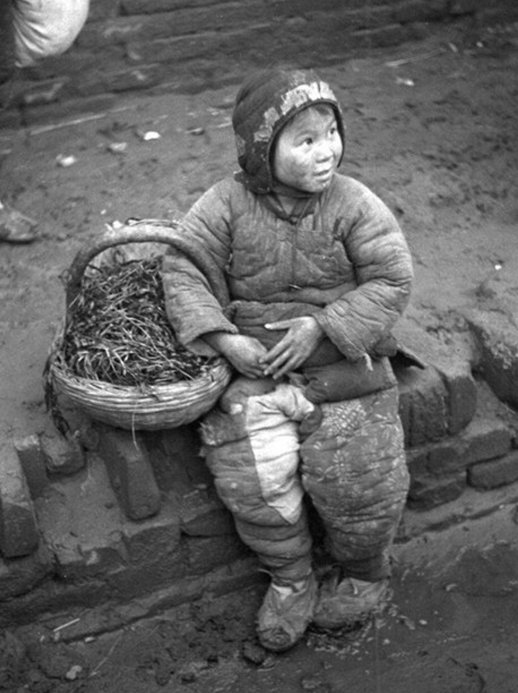 老照片:1942—1943,真實記錄河南大饑荒的20張珍貴老照片