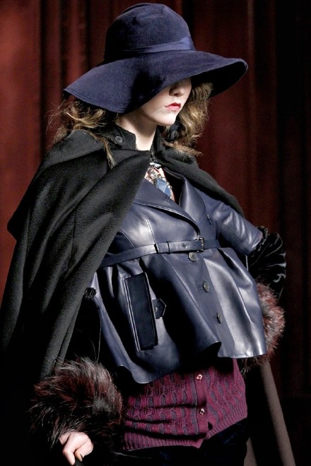 才26岁的karlie kloss身材越来越壮实,真怀念dior缪斯时期的小kk