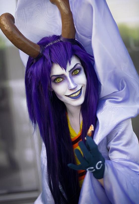 海贼王cos,还原度好高,该怎么喷?要不,来喷雷利的酒瓶子?