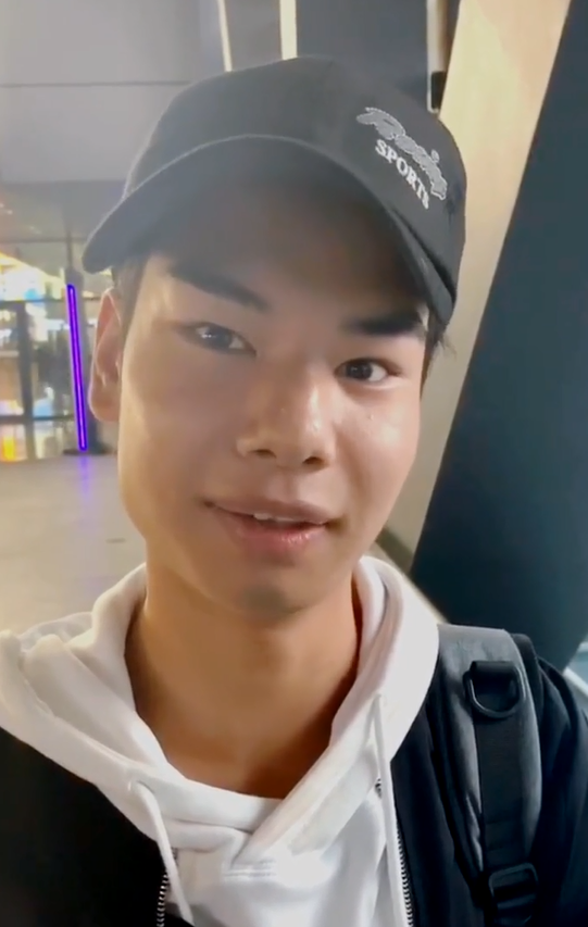 发际线哥无奈祝福"情敌"冯绍峰,网友:女神身体早被玷污了!