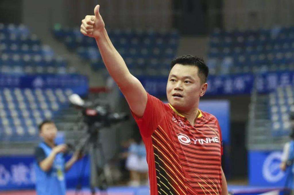 乒乓人物志(9):被恋爱耽误了的世界第一削球手侯英超_中国体育直播tv