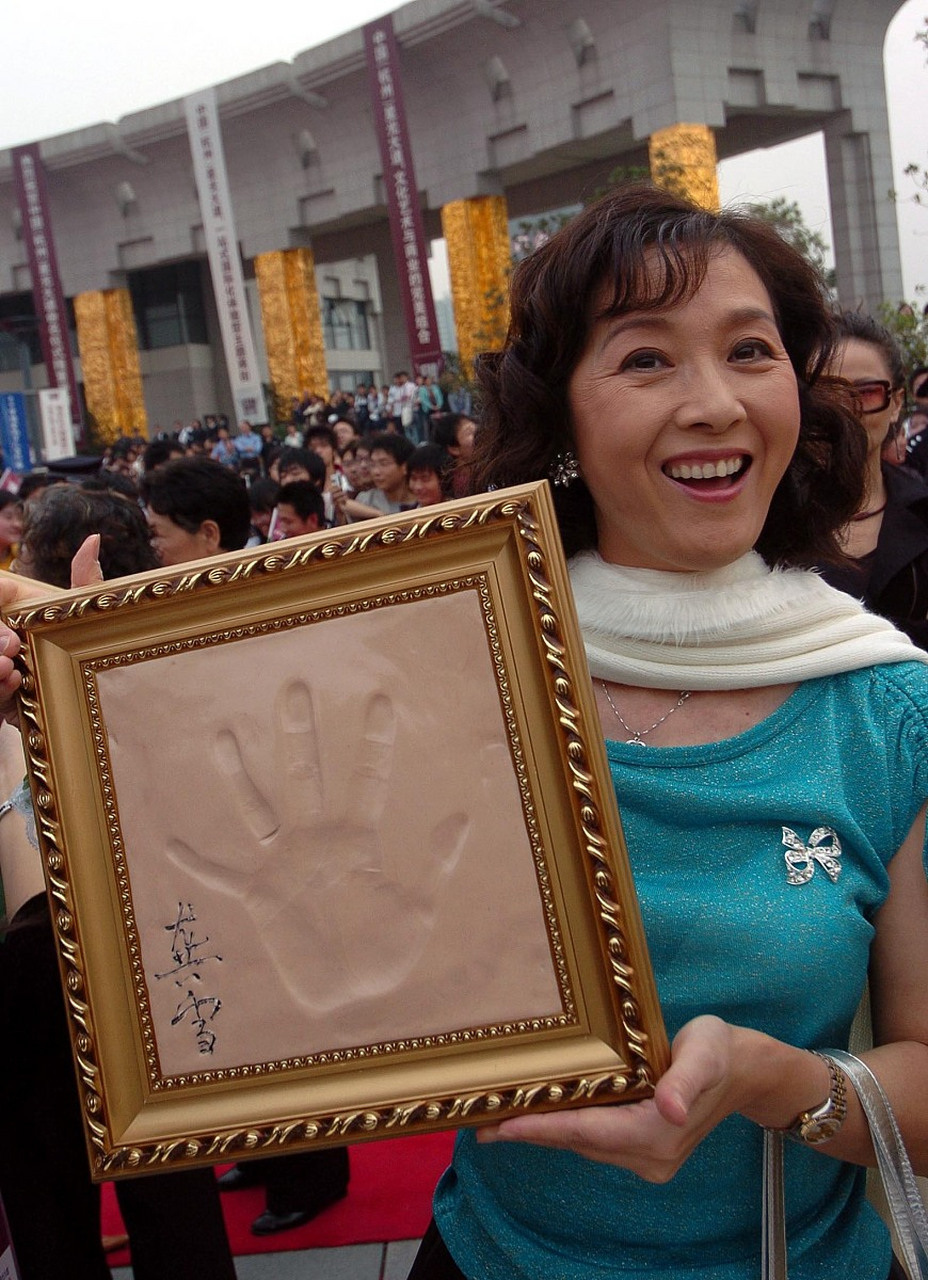 1986年,有大陆第一美女之称的龚雪,因为震惊全国的"衡山宾馆案件"事件