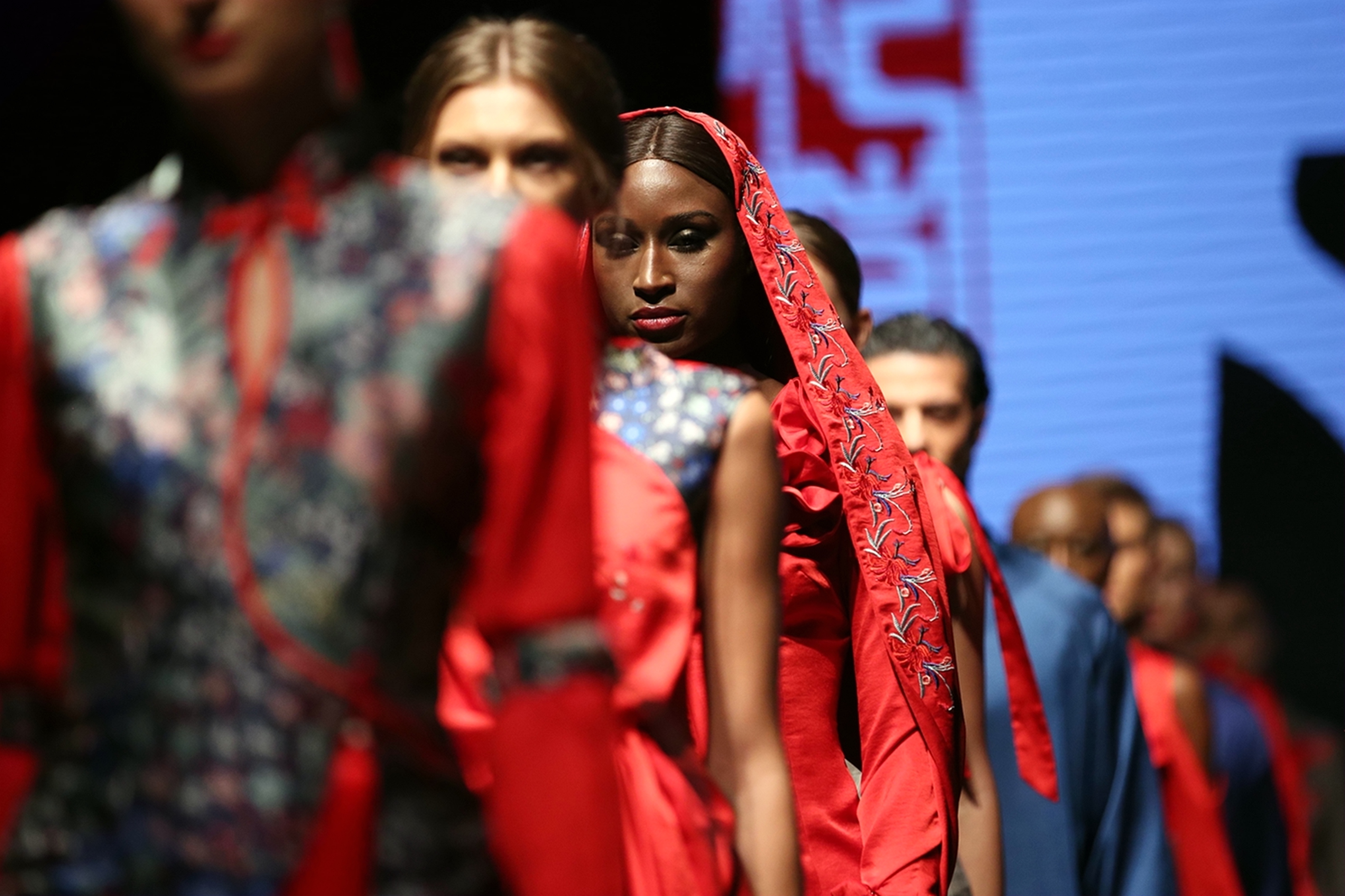 迪拜时装周上的时装秀