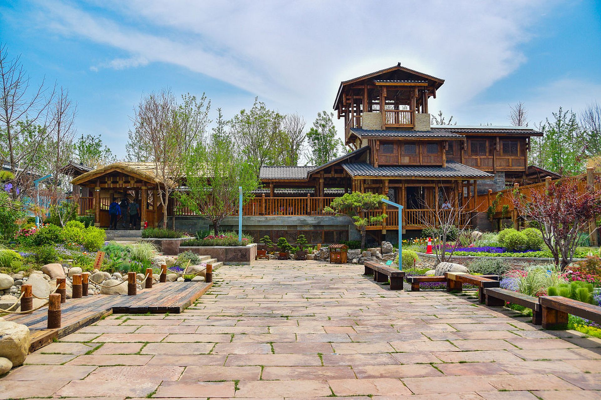 你们知道湖南有个超级酷炫的地方叫新华联铜官窑古镇景区吗?