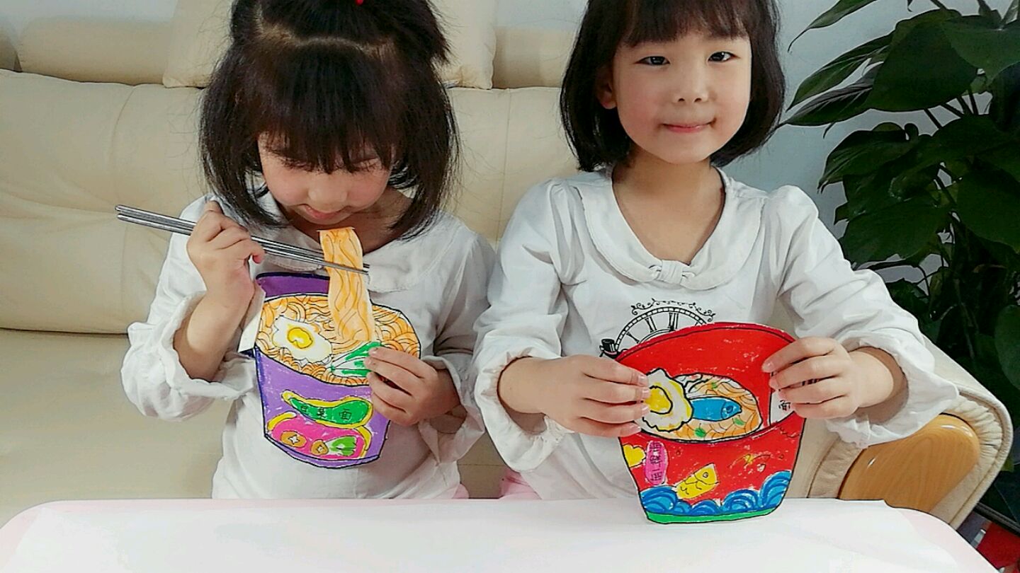 五岁双胞胎宝宝的手工画,好玩的方便面,小朋友你们喜欢吗?