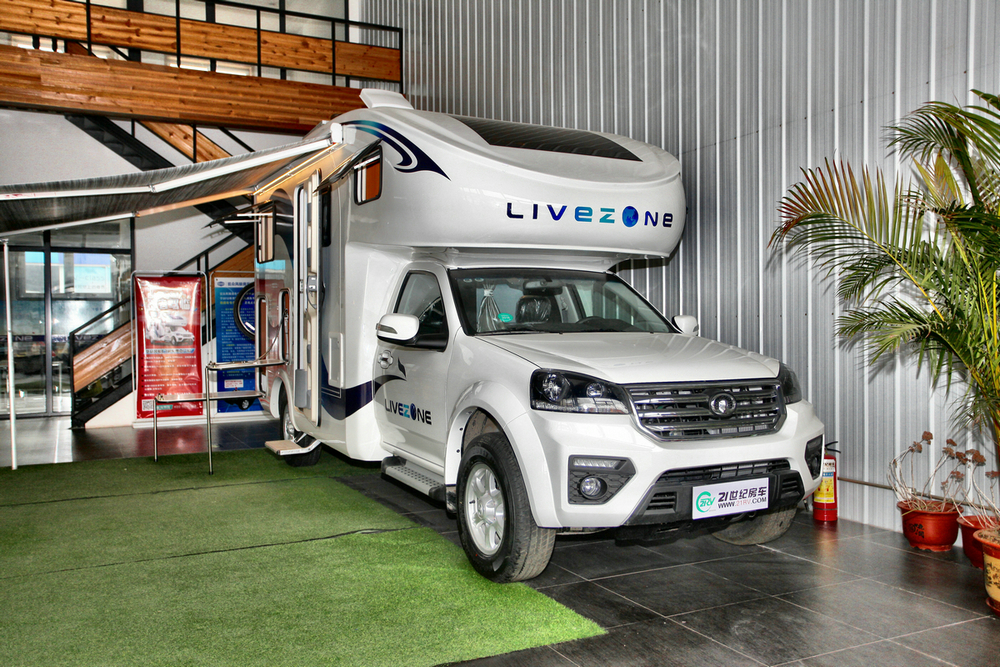 前后两张大双人床 览众c7-b皮卡房车