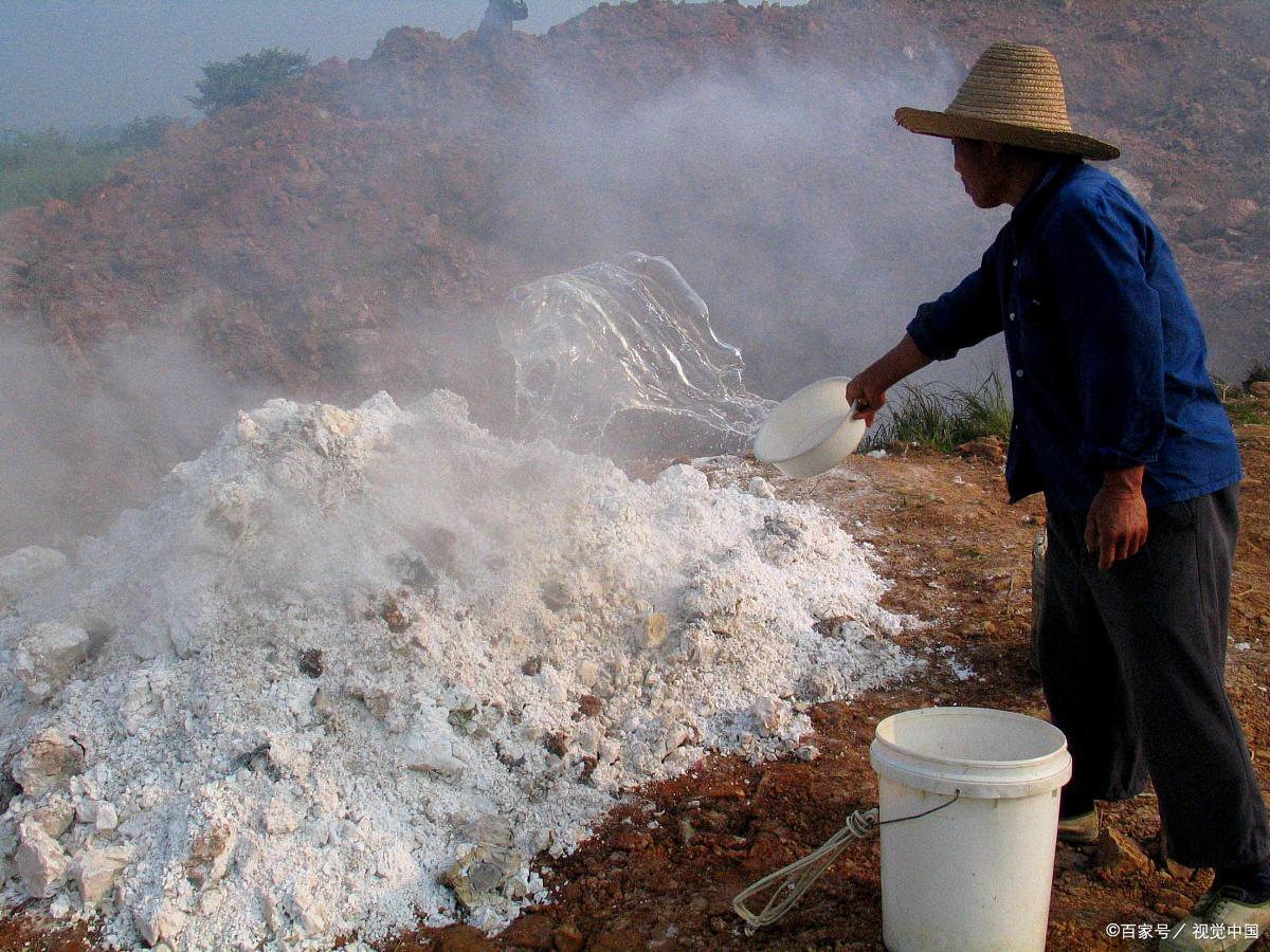 生石灰(氧化钙,白色粉末,可用作干燥剂)