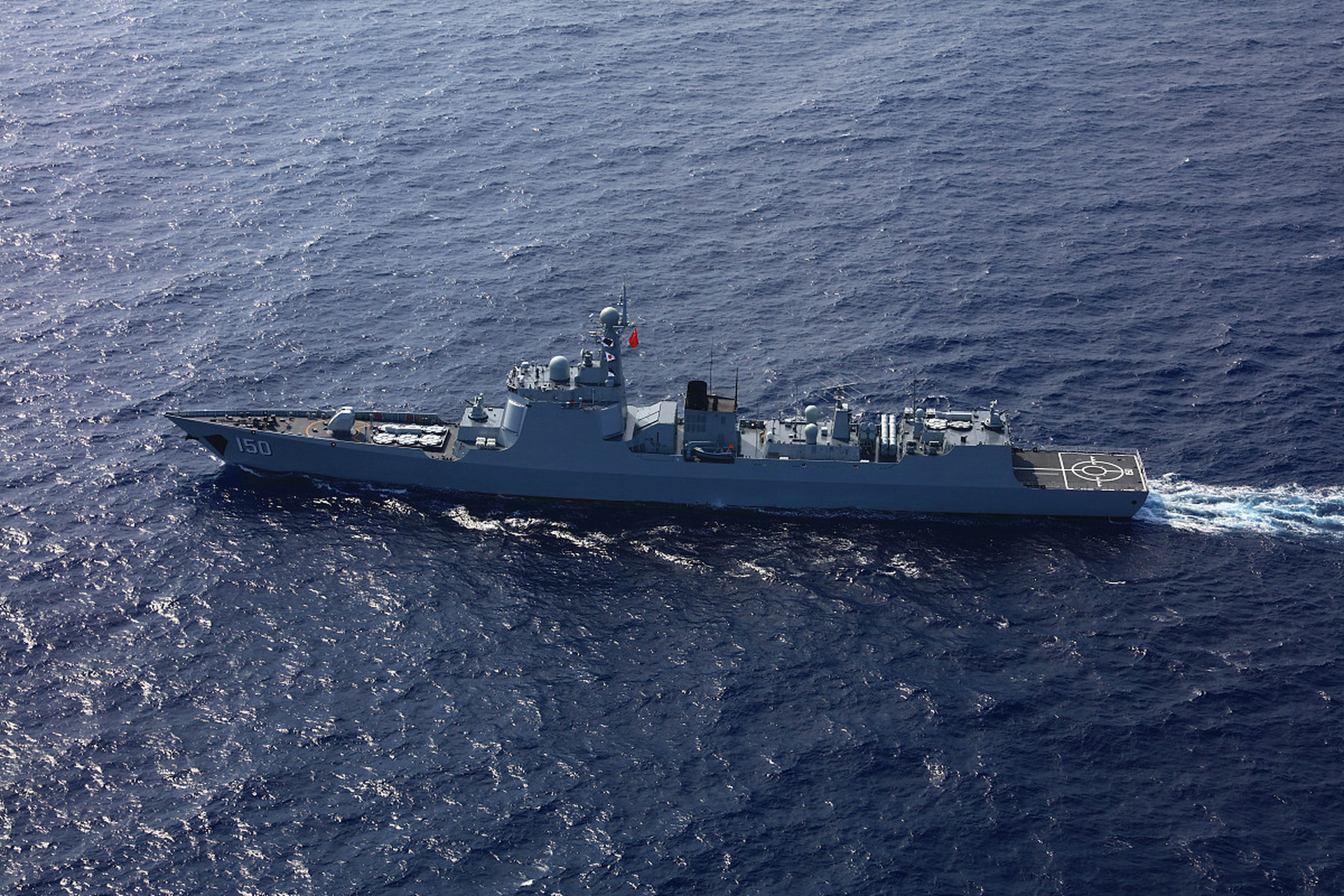 首批8艘055导弹驱逐舰已经全部服役,成为新一代海上"八大金刚",8艘