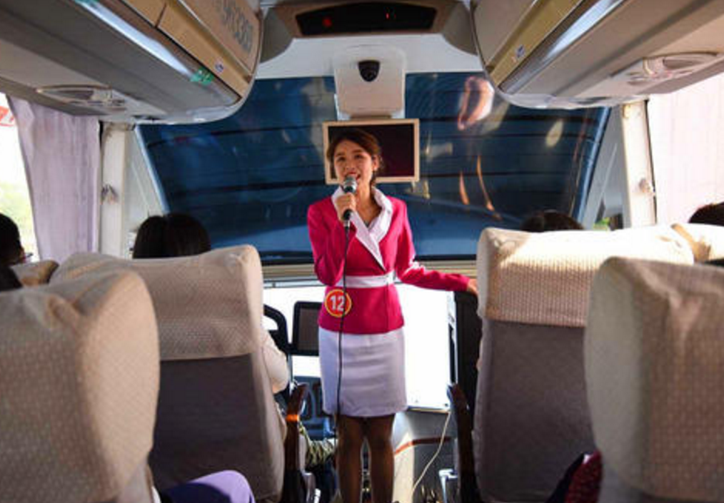 一到饭点导游就"消失",难道是去开小灶?美女导游说出实情!