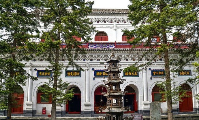 台怀镇位于山西省忻州市五台县的最北端,五台山景区的中心地带