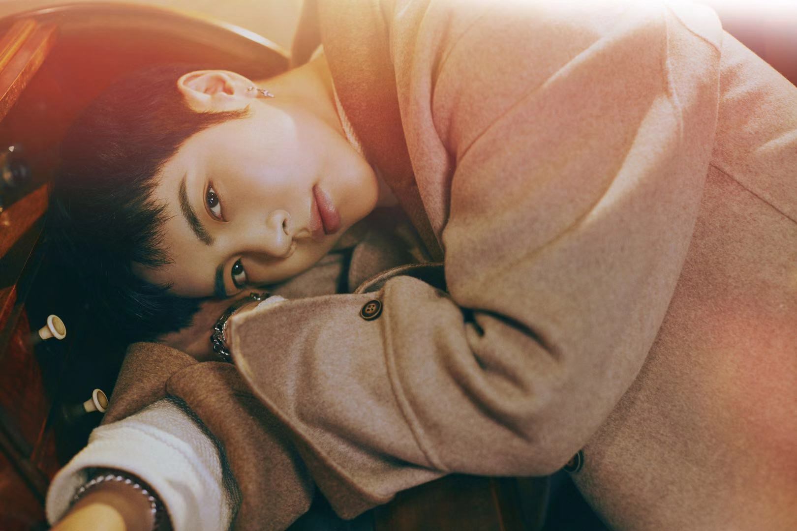 awaken-f《吸引定律》打歌节目喜提1位 成员秦奋新歌《show me》上线