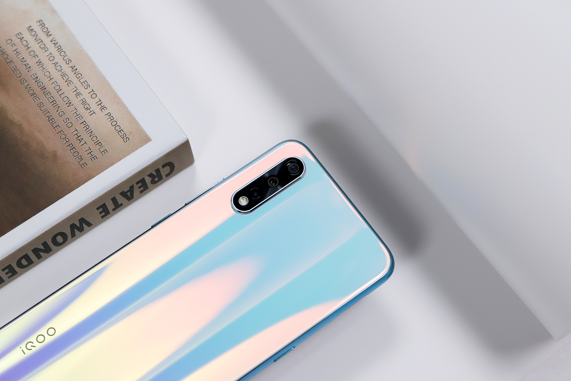 更梦幻的冰岛极光配色 iqoo neo 855版图赏