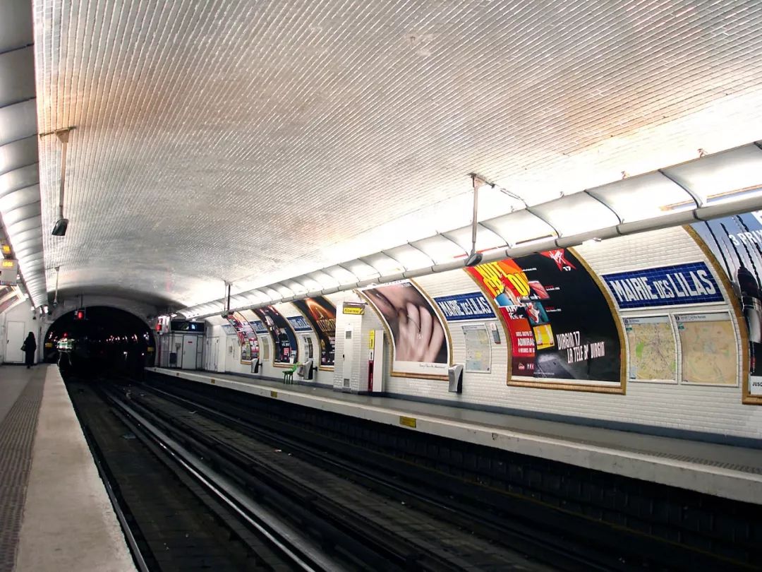 巴黎地铁幽灵车站图片