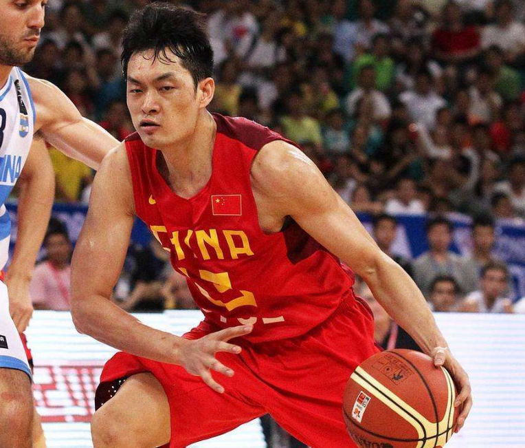 同是cba退役"野球王",为陈江华身价不如孙明明!差距那么大