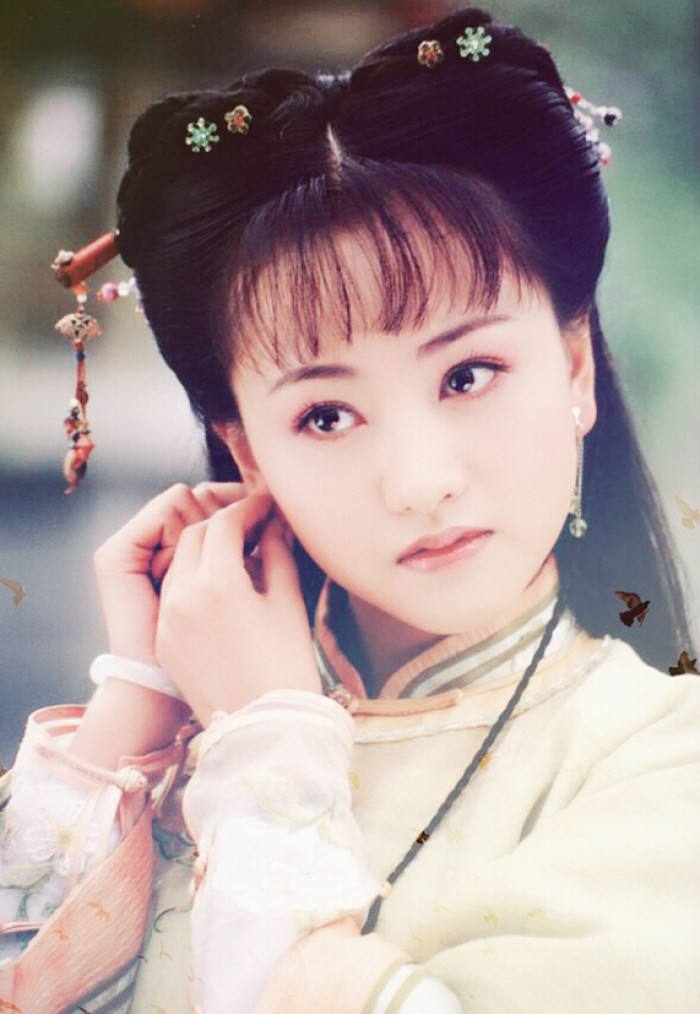 "正好到的柳导问他们,目光专门再司凰的身边扫了一圈.