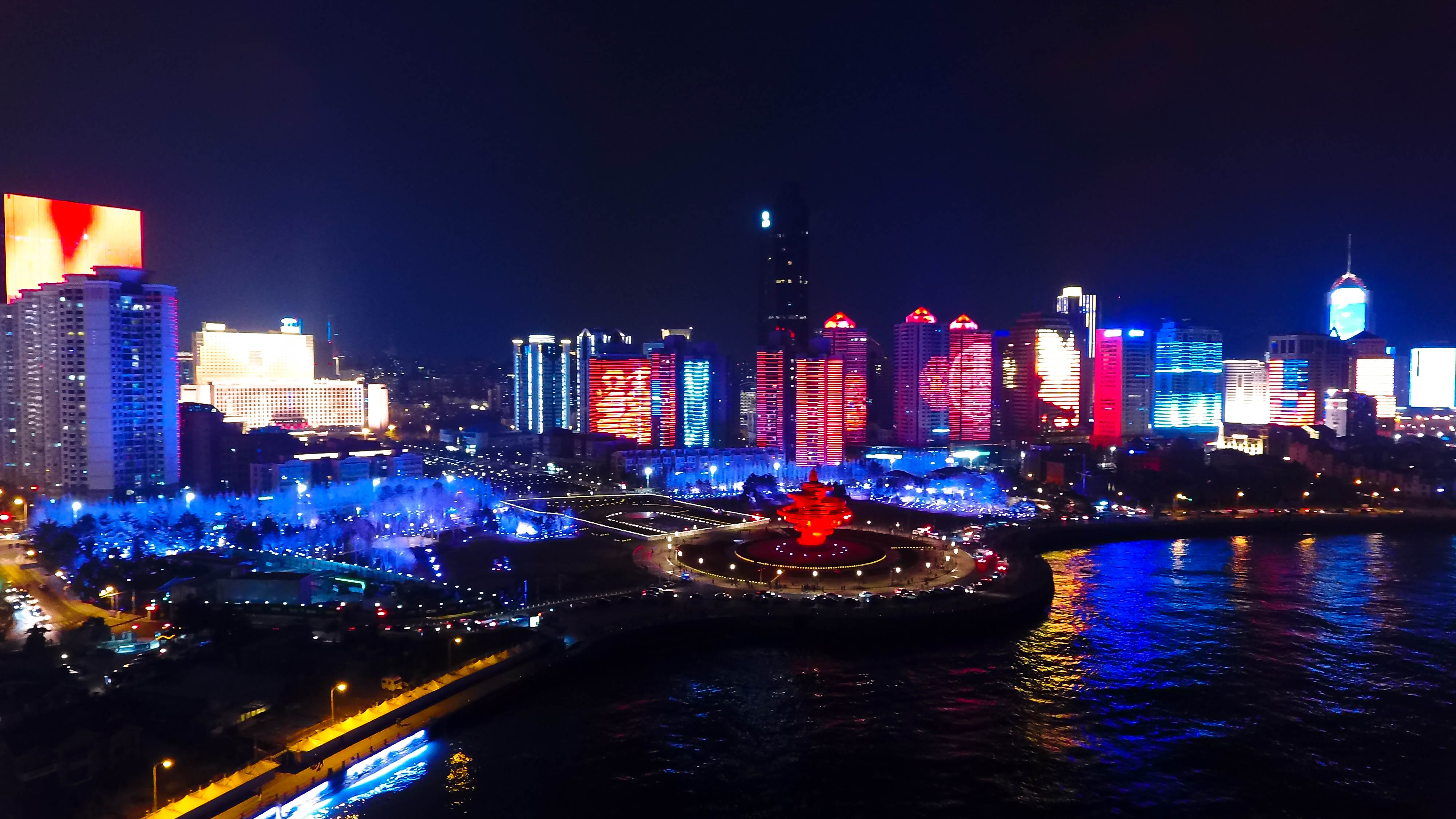 (社会)(2)山东青岛:流光溢彩浮山湾