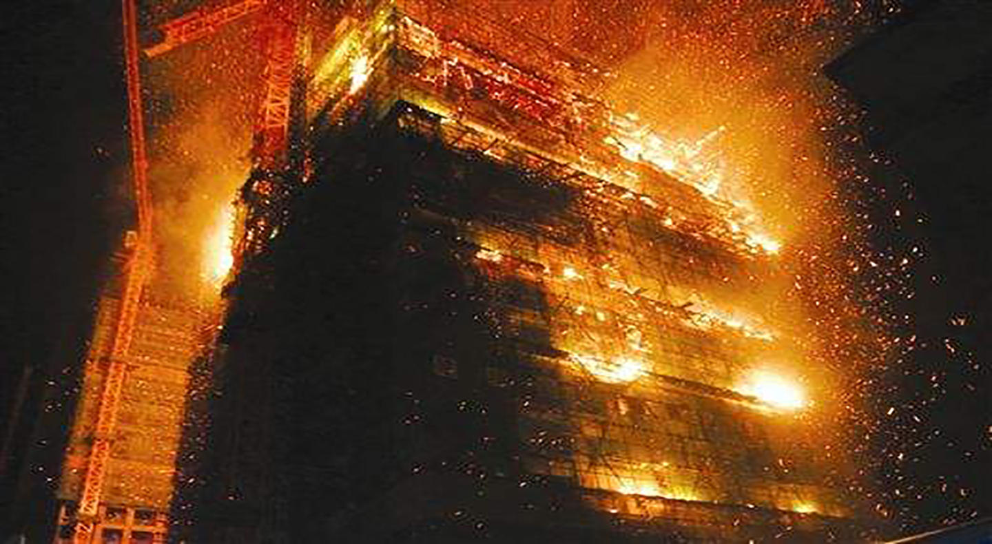 中国家里藏个黑科技装备,瞬间扑灭300米楼层大火,还是全球首创