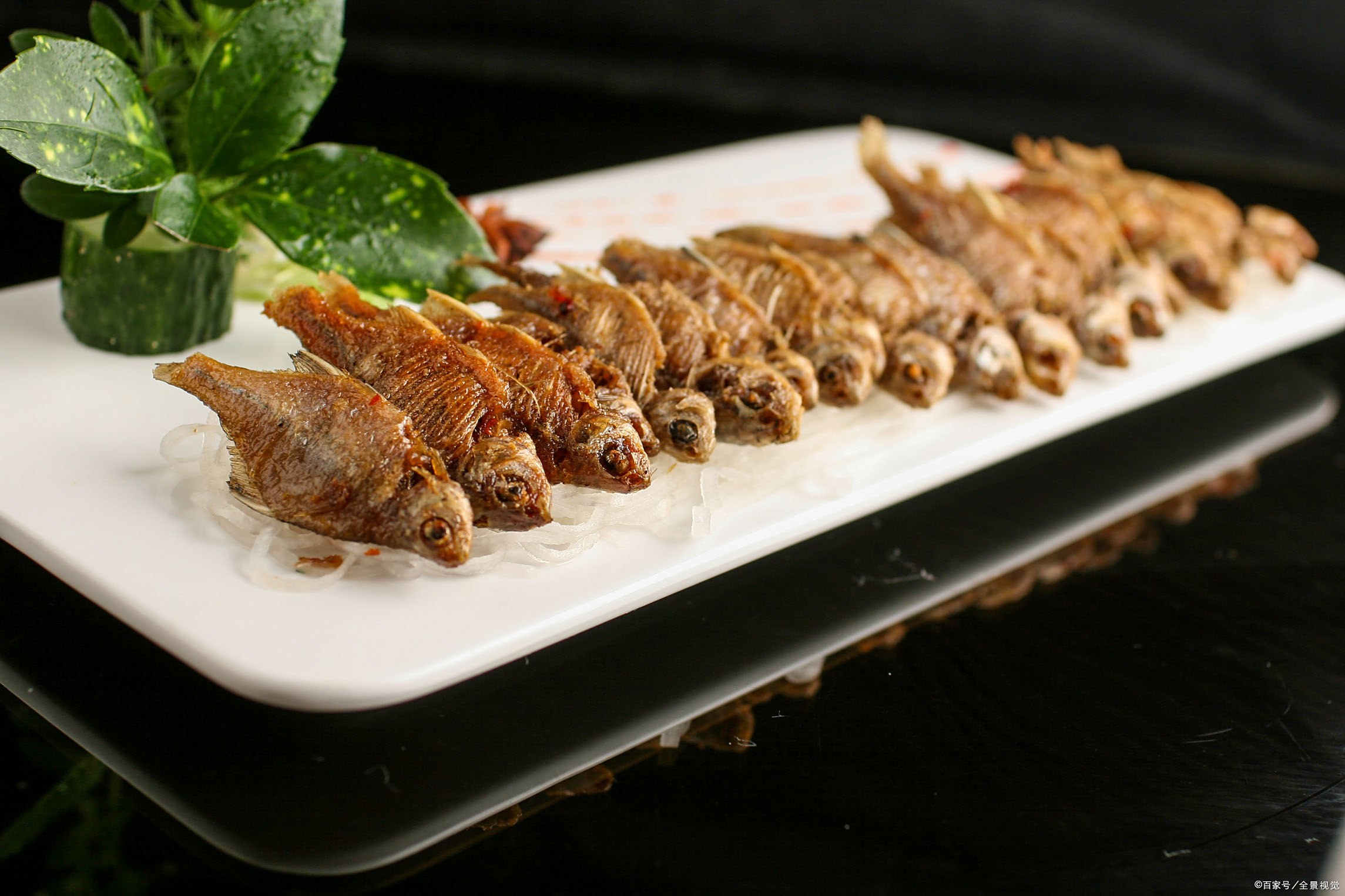 长于溪流无人识,常被当小杂鱼,城市80元1斤,以前却用来喂鸭子