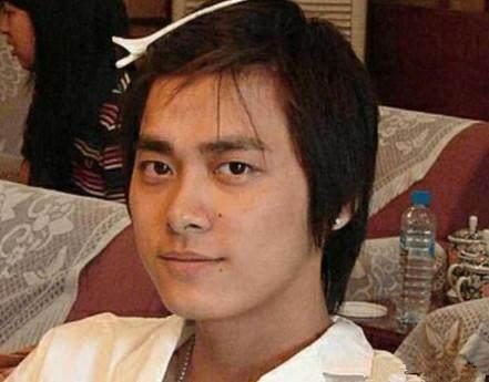 明星素颜照:一脸帅气的胡歌!