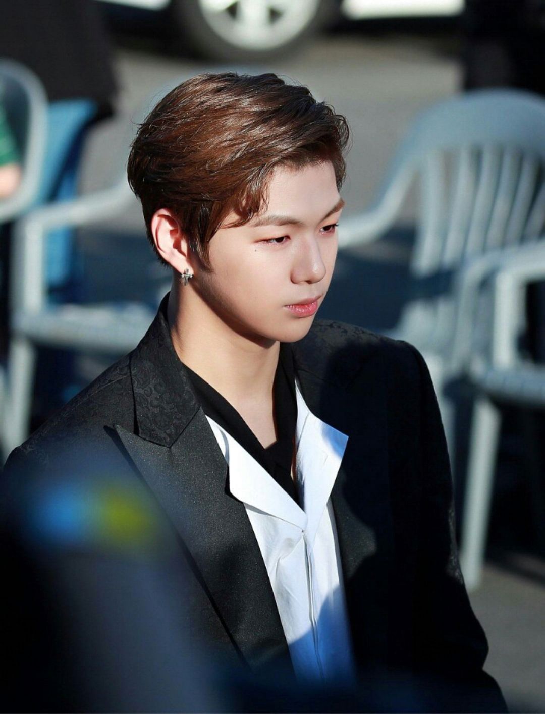 姜丹尼尔真是小狼狗型男友啊,笑起来眉眼弯弯,上舞台一秒变霸气