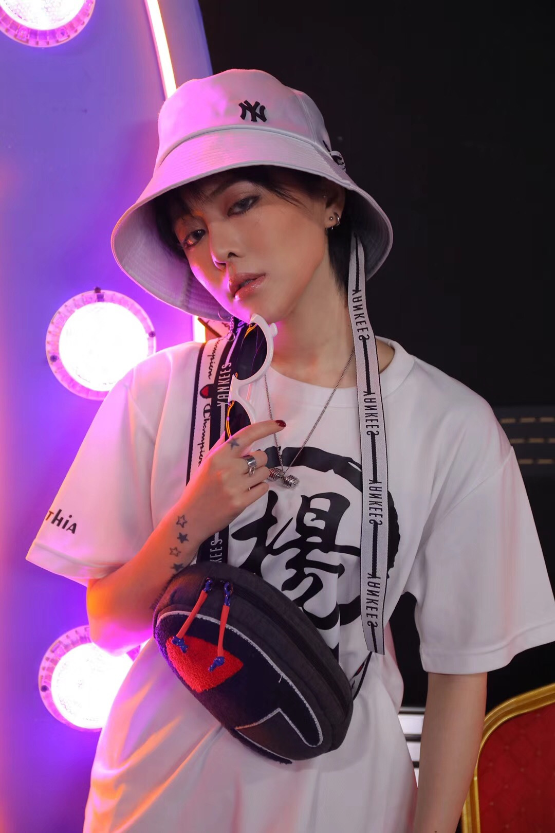 杨舒涵与王源,林俊杰共登音乐榜,新生代说唱女歌手杨舒涵新单《种子》