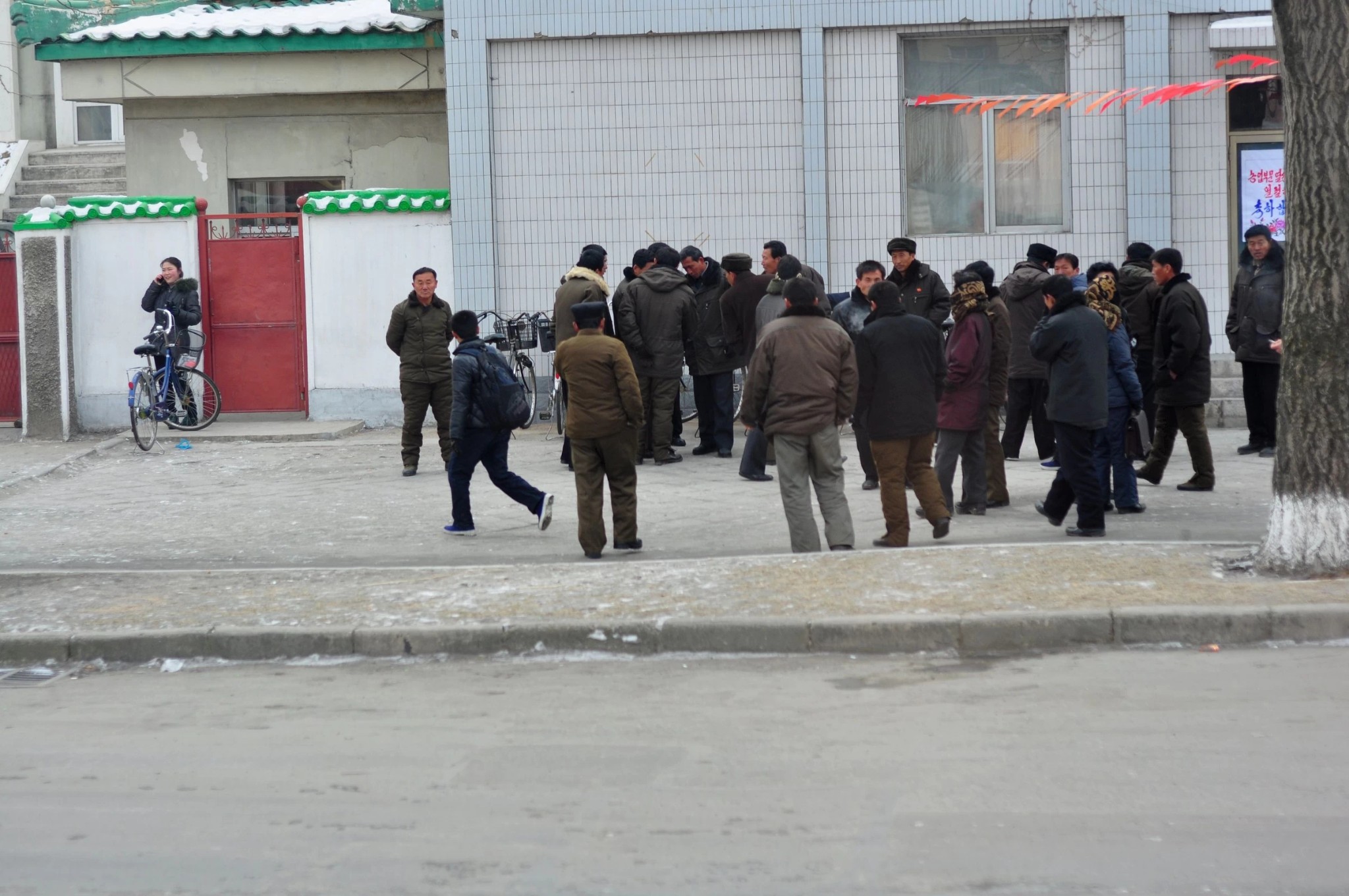 走进朝鲜:随拍冬日里朝鲜民众的生活现状!