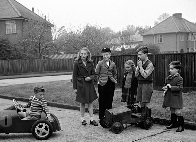 英国上世纪50年代老照片展中产阶级惬意生活