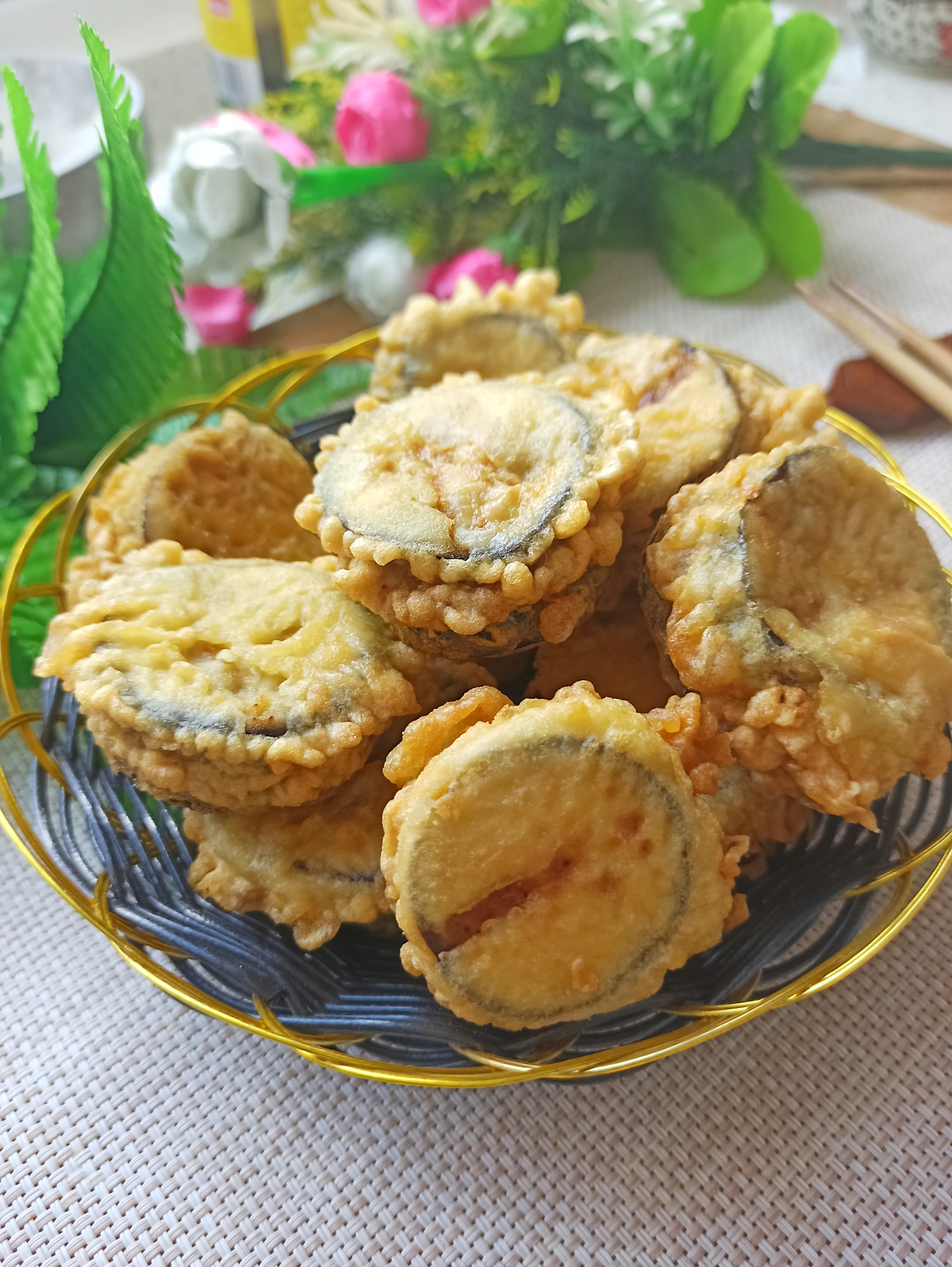 饭店的炸茄盒为啥好吃?记住2个小技巧,茄盒外焦里嫩,还不油腻