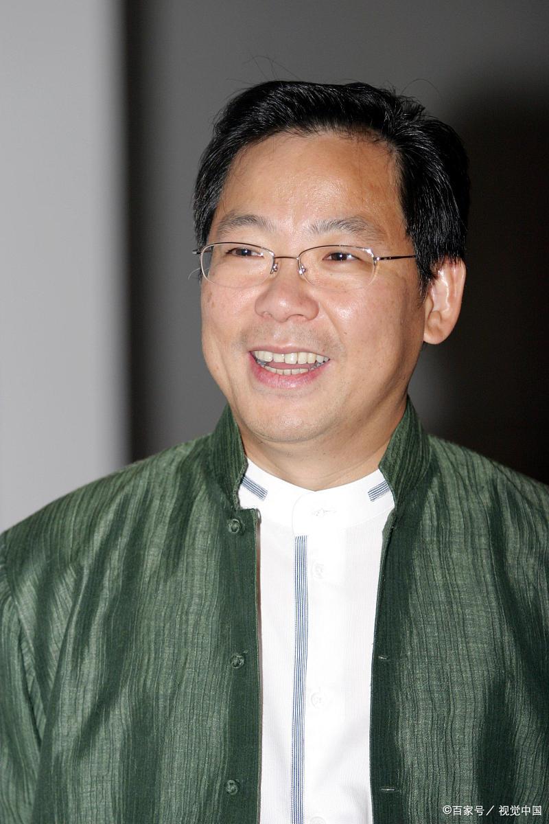 爱国歌手张明敏,一夜爆红后回家当工人,如今销声匿迹